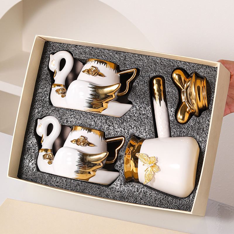 Gift box ceramic tea set alternate view