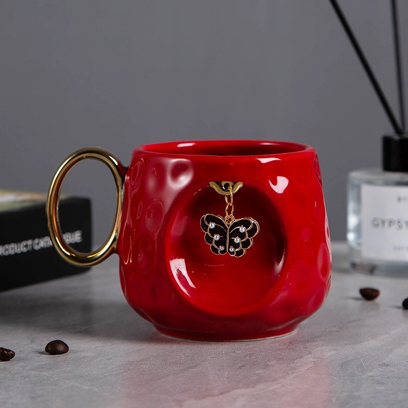 Product Sculpted Pendant Ceramic Mug Thumb 2
