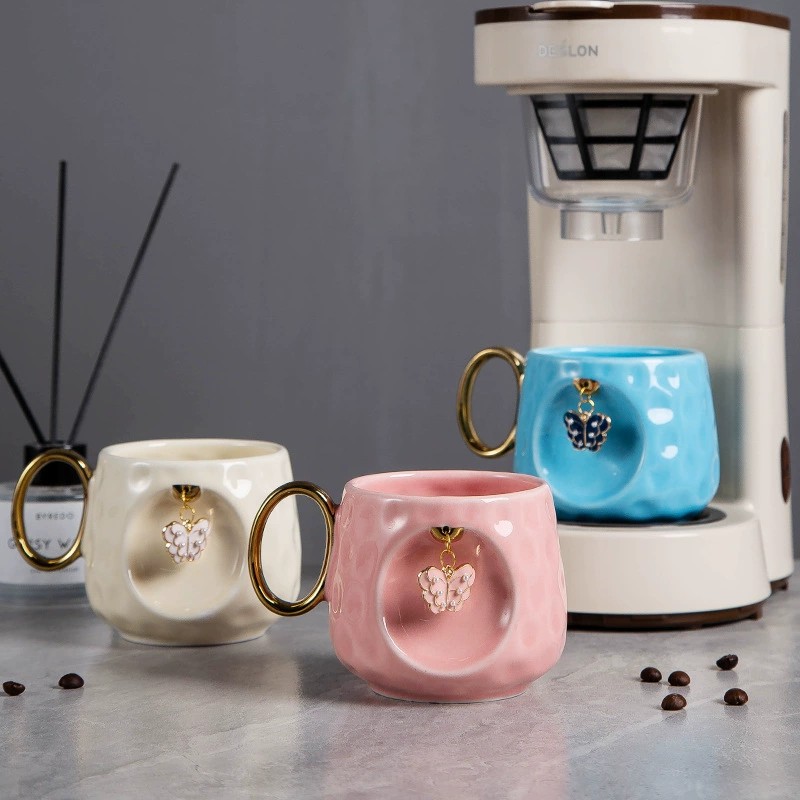 Product Sculpted Pendant Ceramic Mug Thumb 3