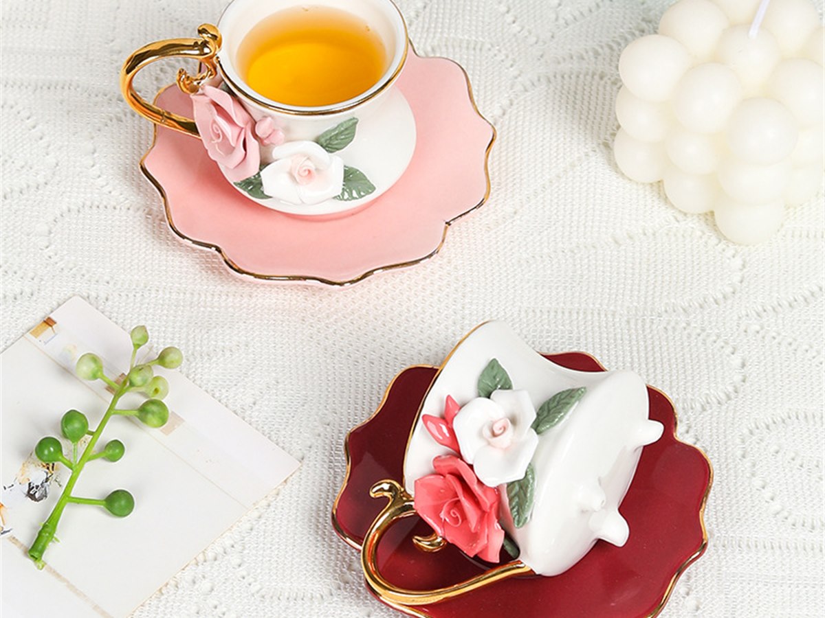 Decorative ceramic surface direction